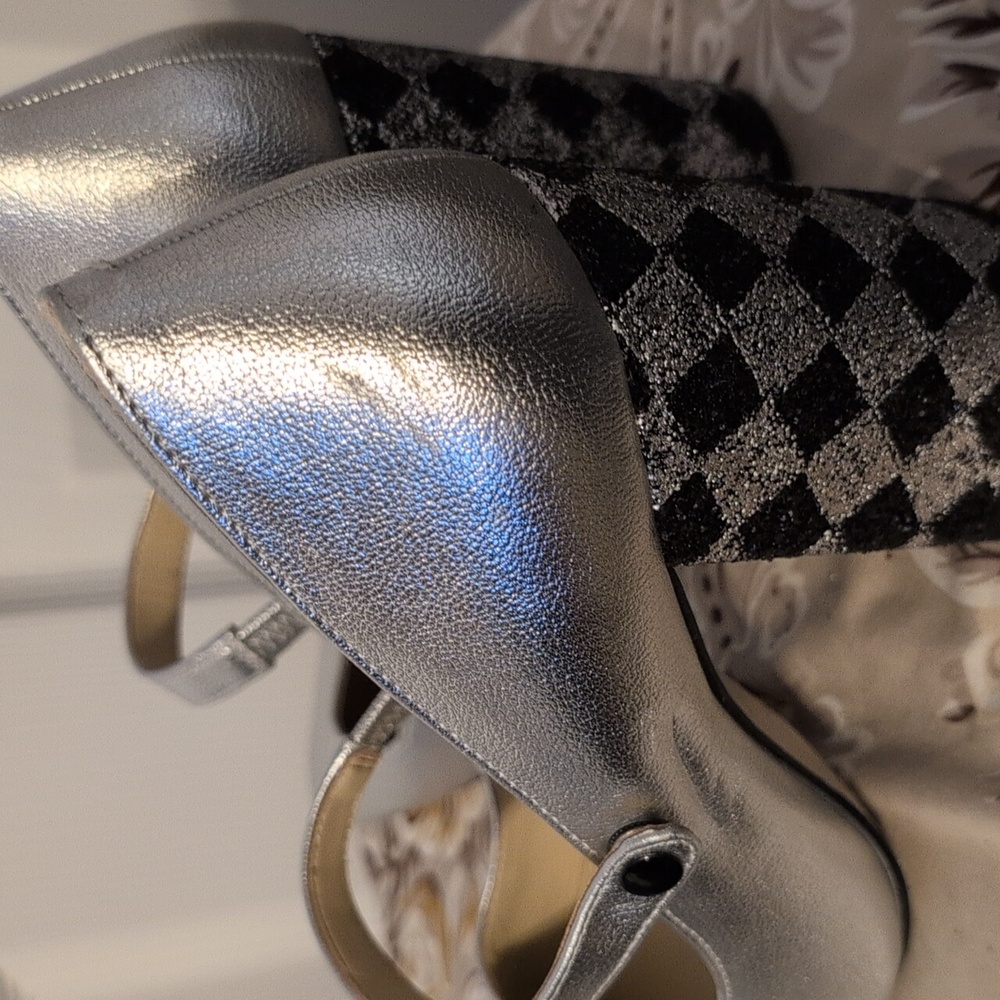 Shoes - Picture 4 of 10
